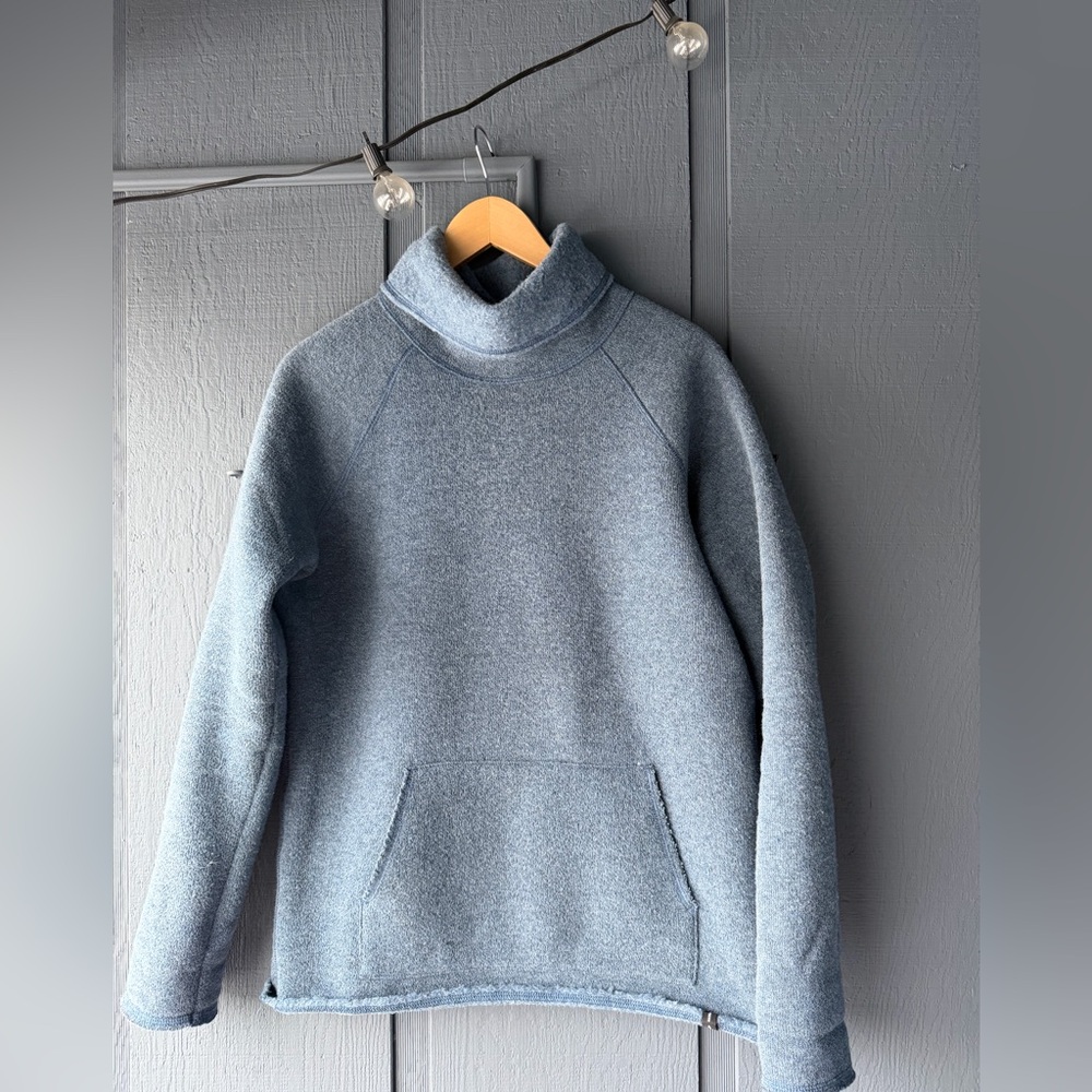 Duckworth Women’s powder high neck sweater